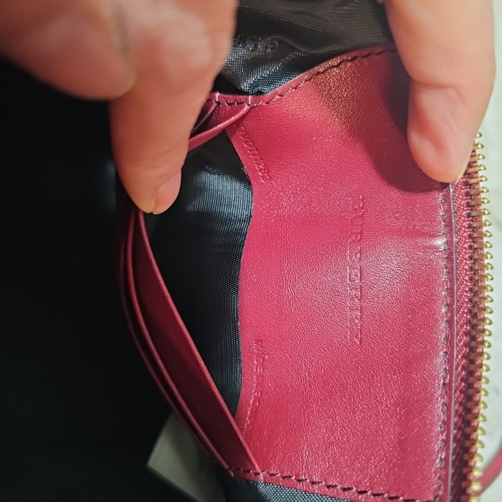 Burberry House Check Derby Peyton Crossbody Bag - Picture 9 of 13